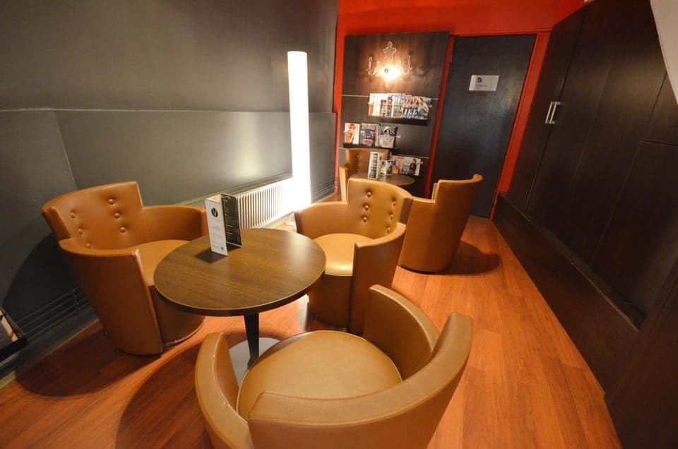 Lounge or bar, Seating area