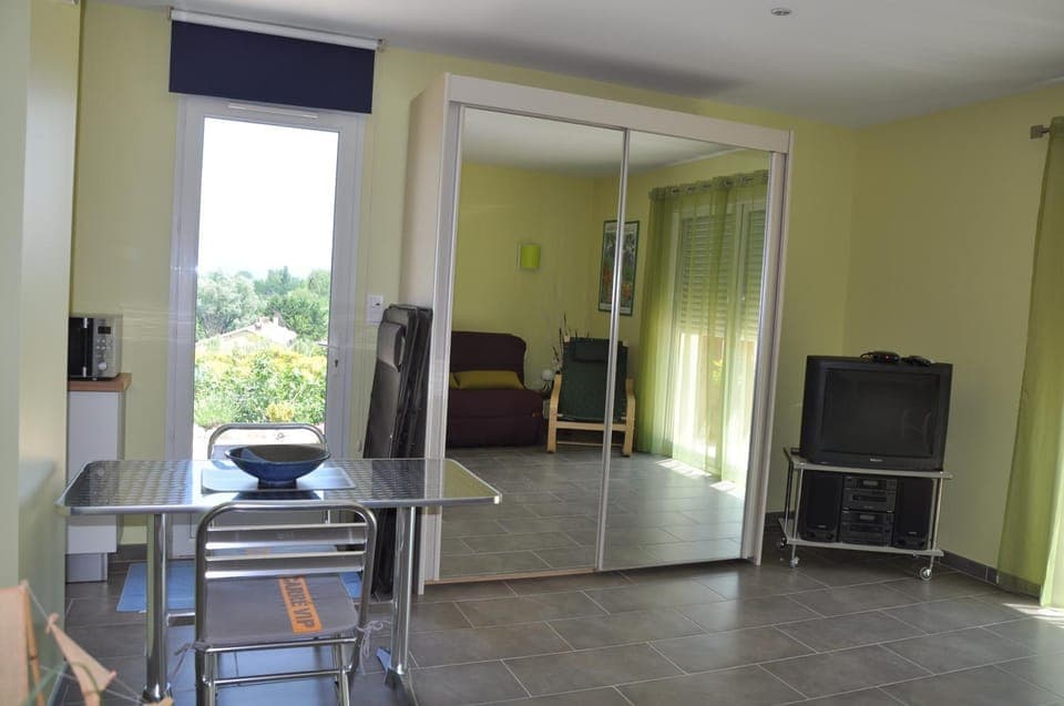 Communal lounge/ TV room, Dining area