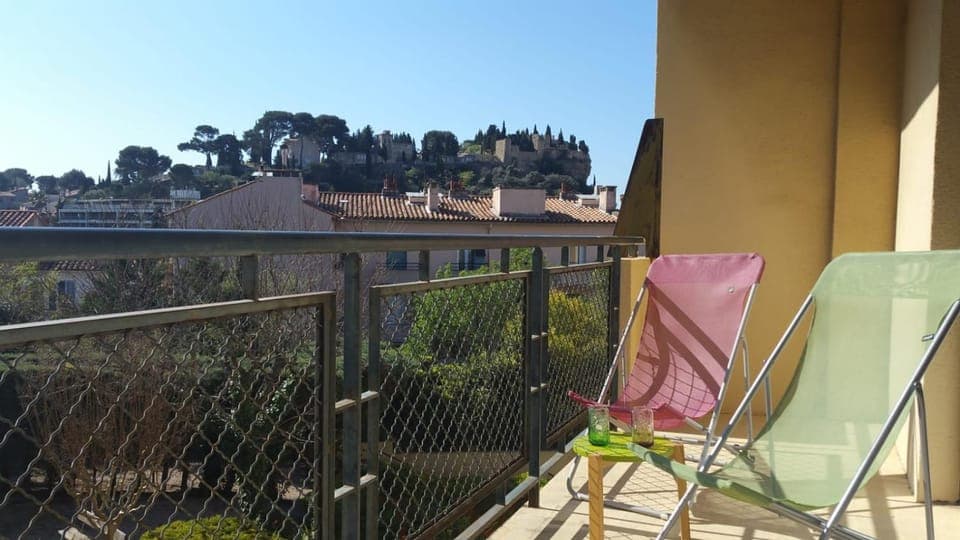 Balcony/Terrace, Garden view, Landmark view