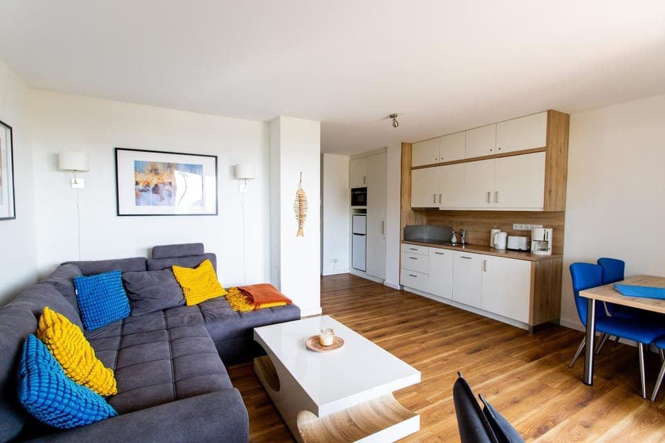 Kitchen or kitchenette, Living room