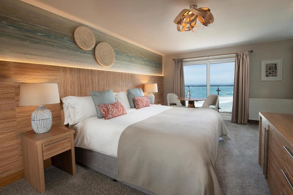 Bed, Photo of the whole room, Bedroom, Sea view
