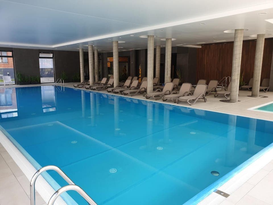 Pool view, Swimming pool, sunbed