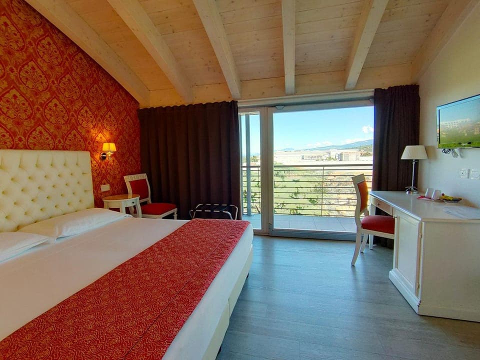 Bed, Balcony/Terrace, Photo of the whole room