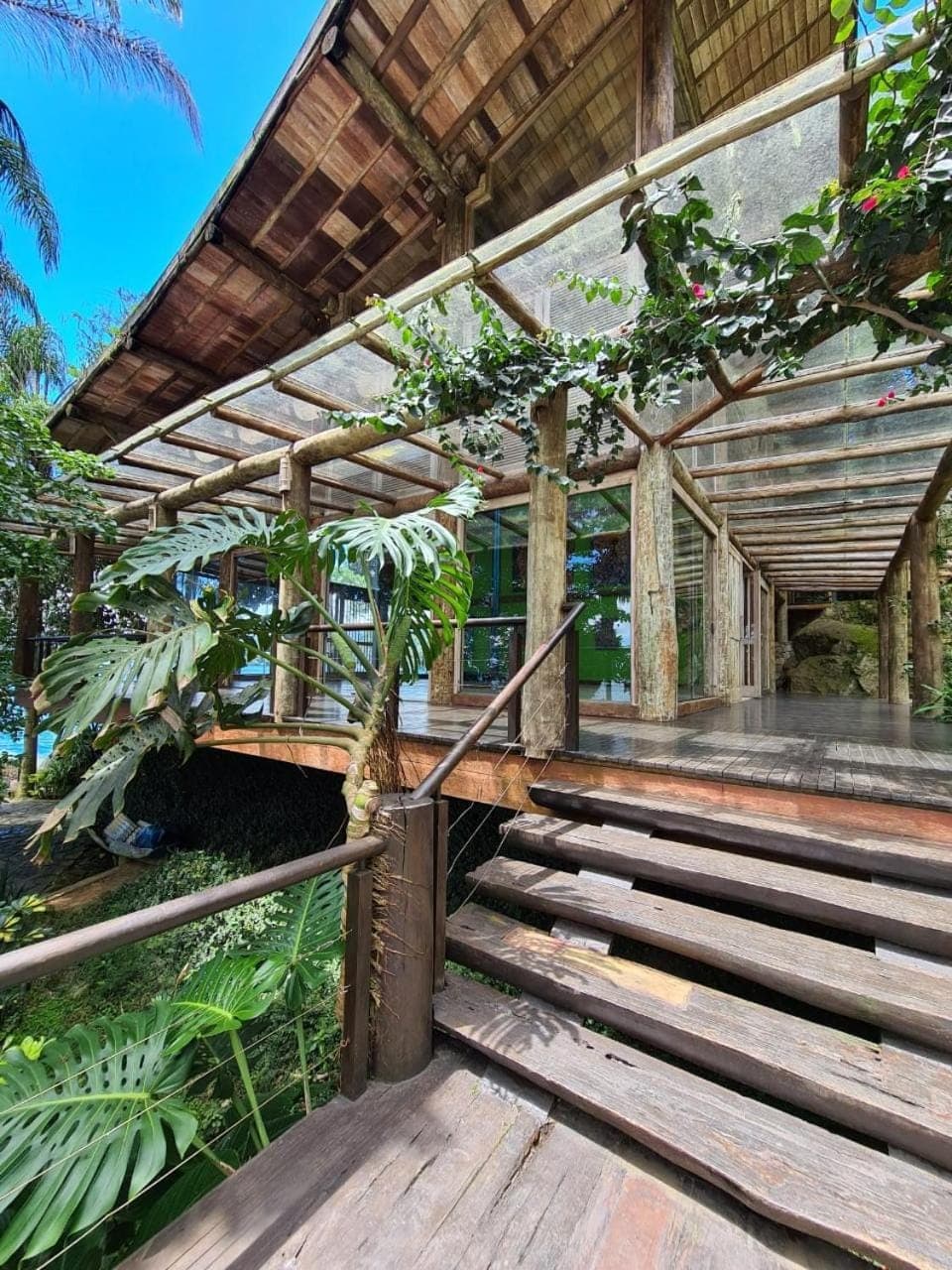 Property building, Day, Garden, Balcony/Terrace, Balcony/Terrace, Garden view