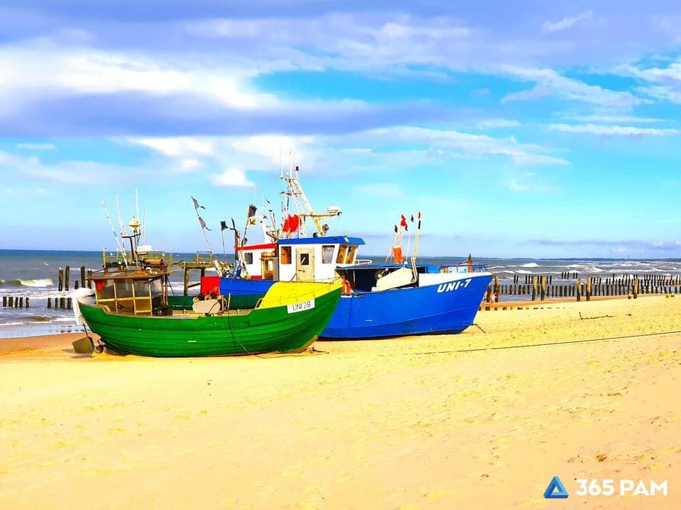 Nearby landmark, Day, Natural landscape, Activities, Beach