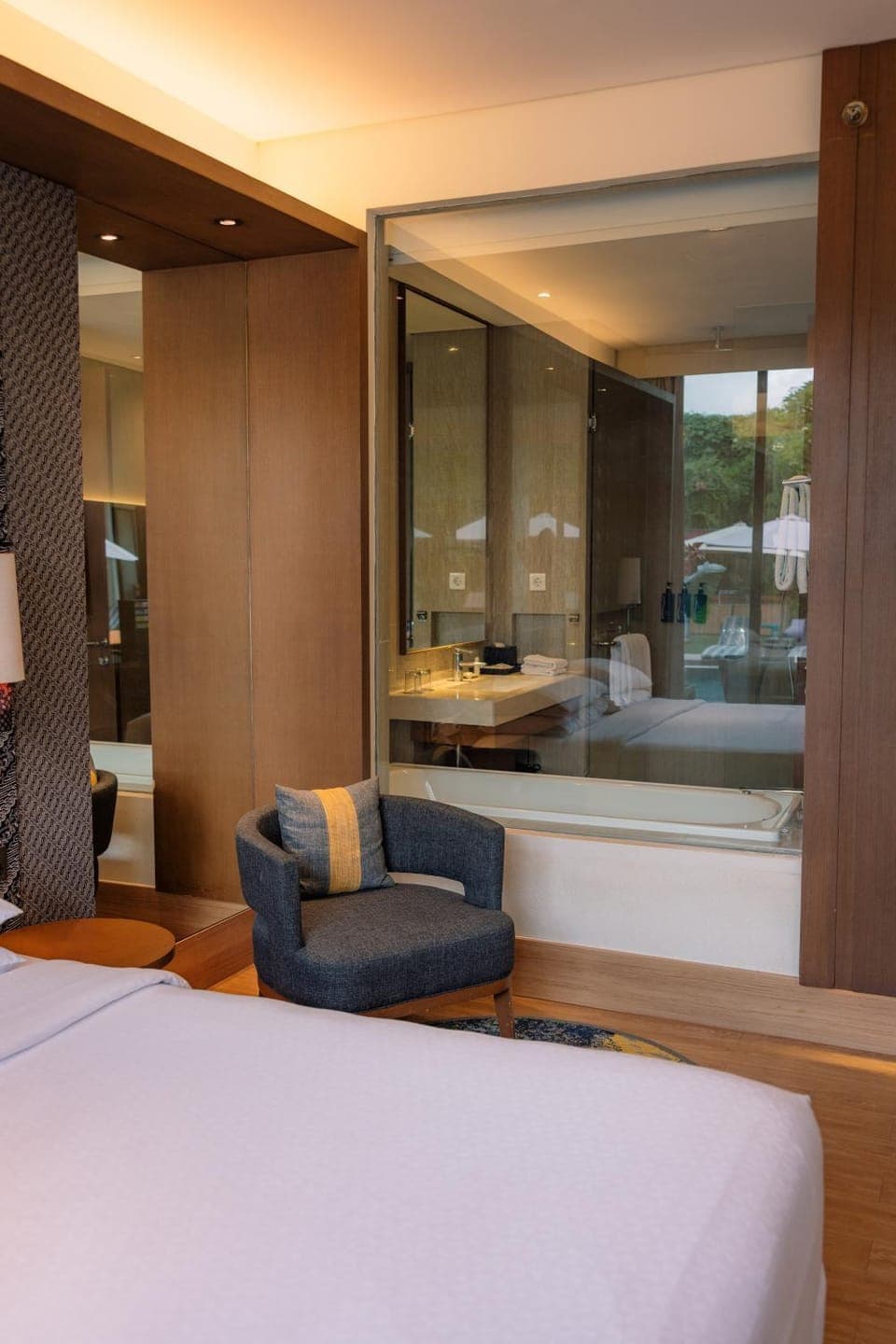 Bedroom, Swimming pool