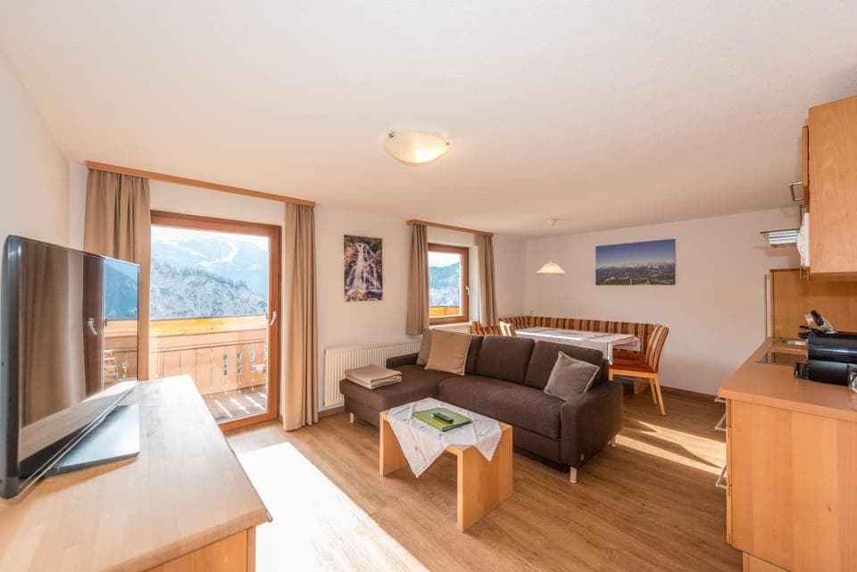 Living room, Photo of the whole room, Seating area, Mountain view