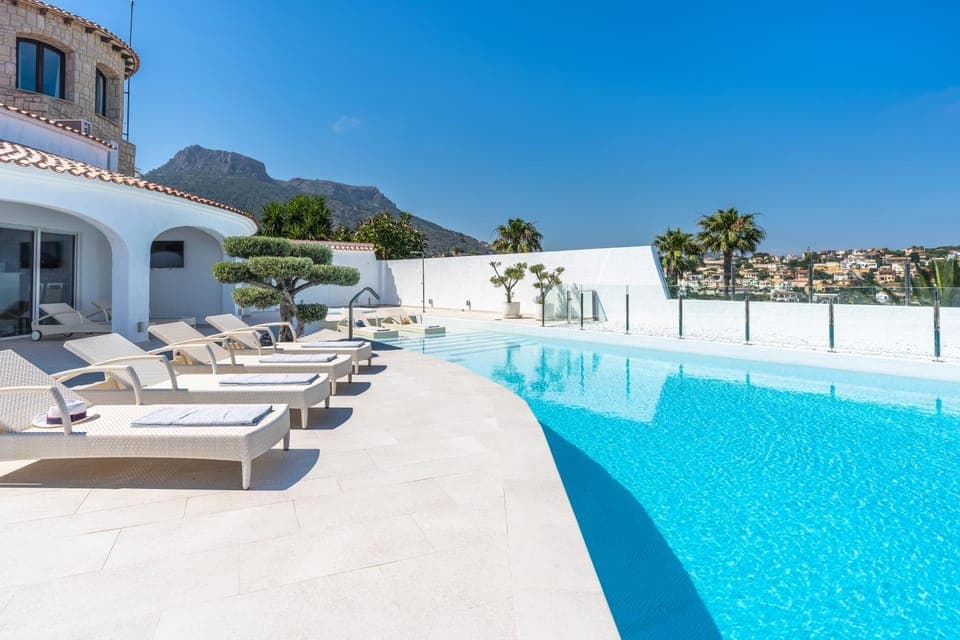 Property building, Swimming pool
