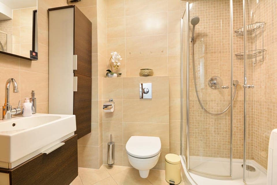 Shower, Bathroom, towels