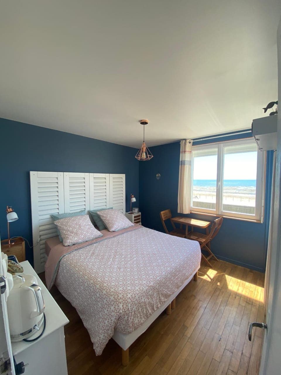 Bed, Photo of the whole room, Bedroom, Sea view