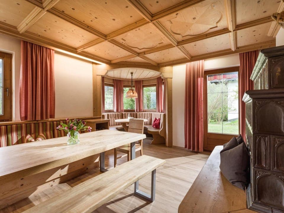 Communal lounge/ TV room, Living room, Dining area