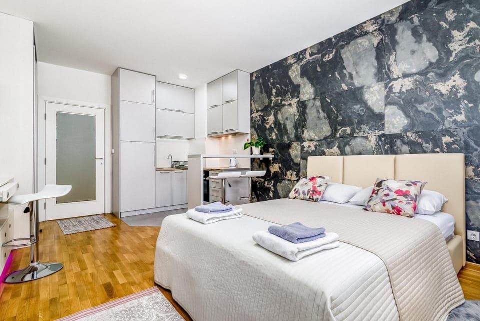 Bed, Photo of the whole room