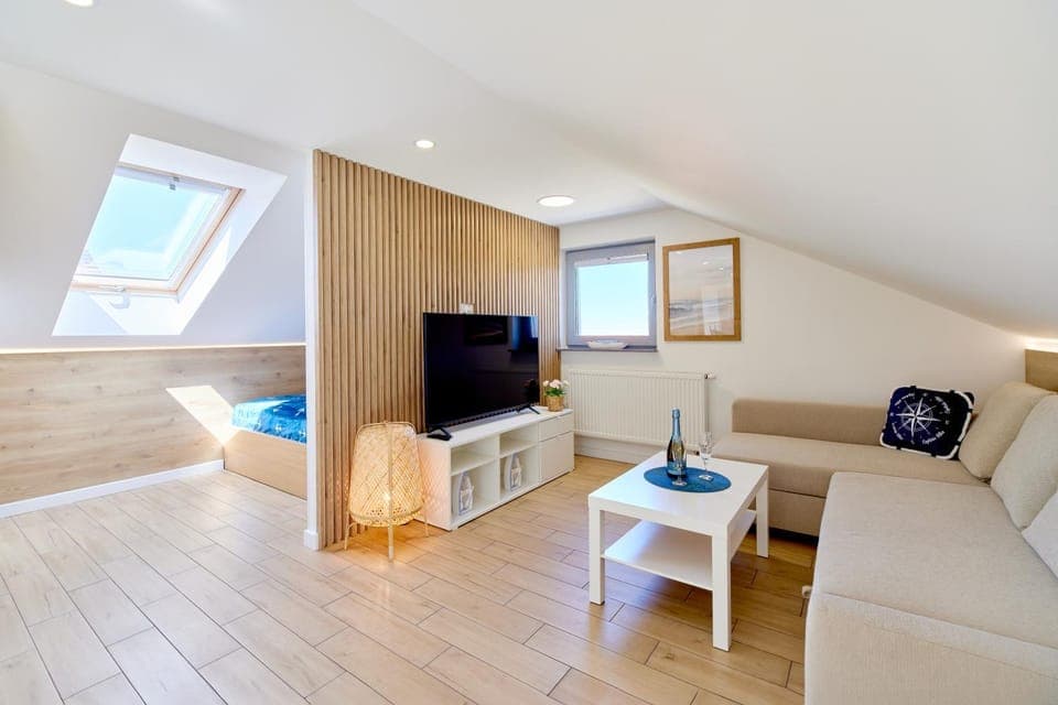 Bed, TV and multimedia, Living room, Photo of the whole room, Bedroom