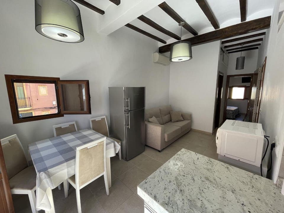 Kitchen or kitchenette, Living room