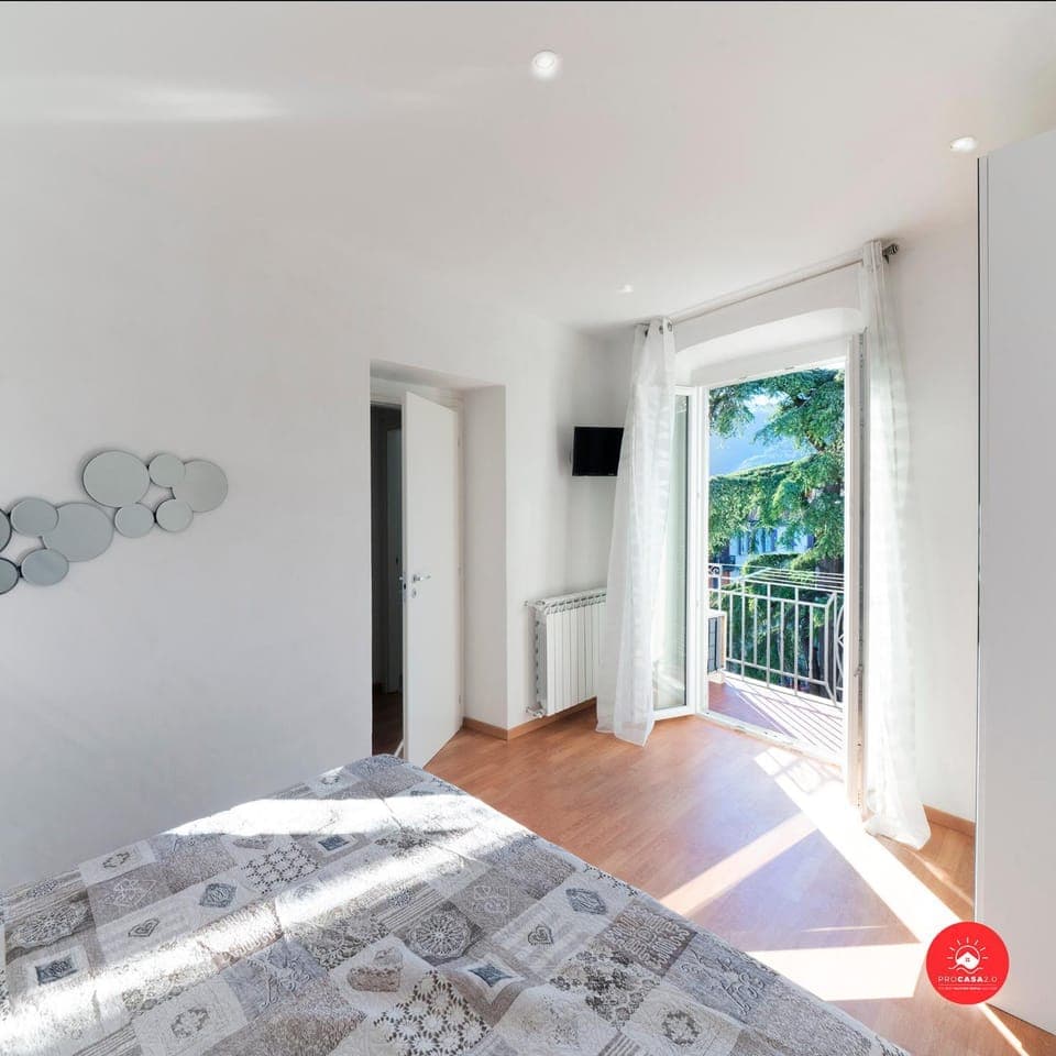 Bed, View (from property/room), Balcony/Terrace, Photo of the whole room, Bedroom