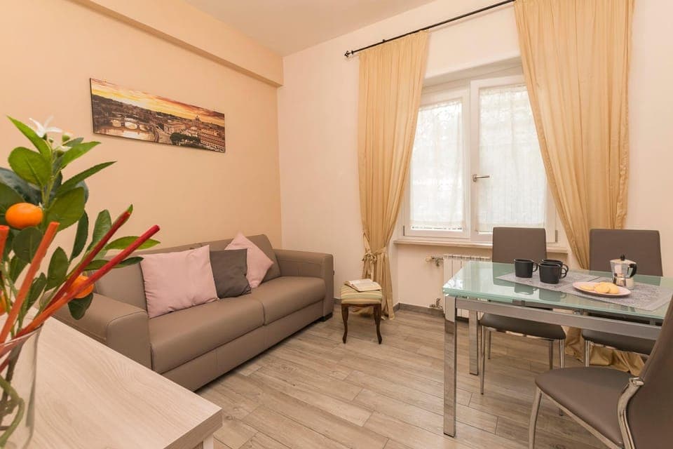 Living room, Dining area