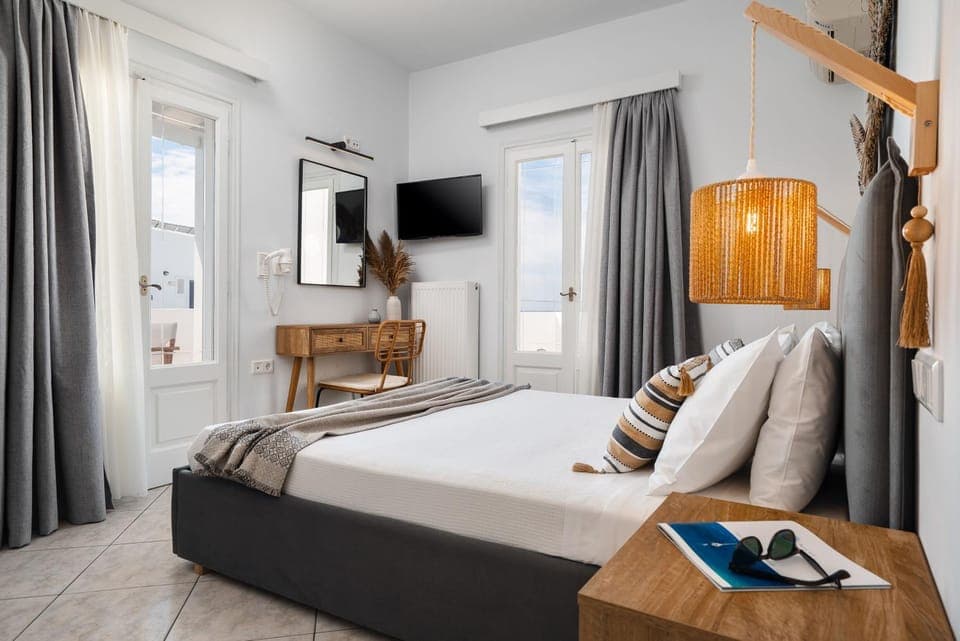 Bed, Photo of the whole room, Bedroom, hair dresser