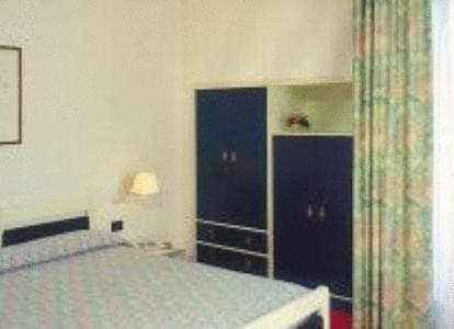 Day, Photo of the whole room