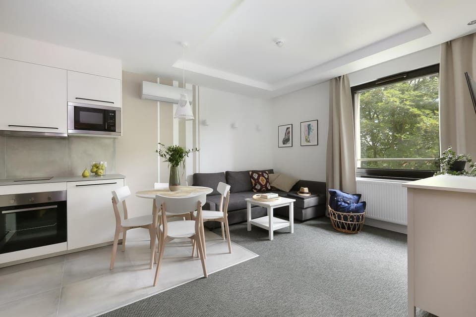 Kitchen or kitchenette, Seating area