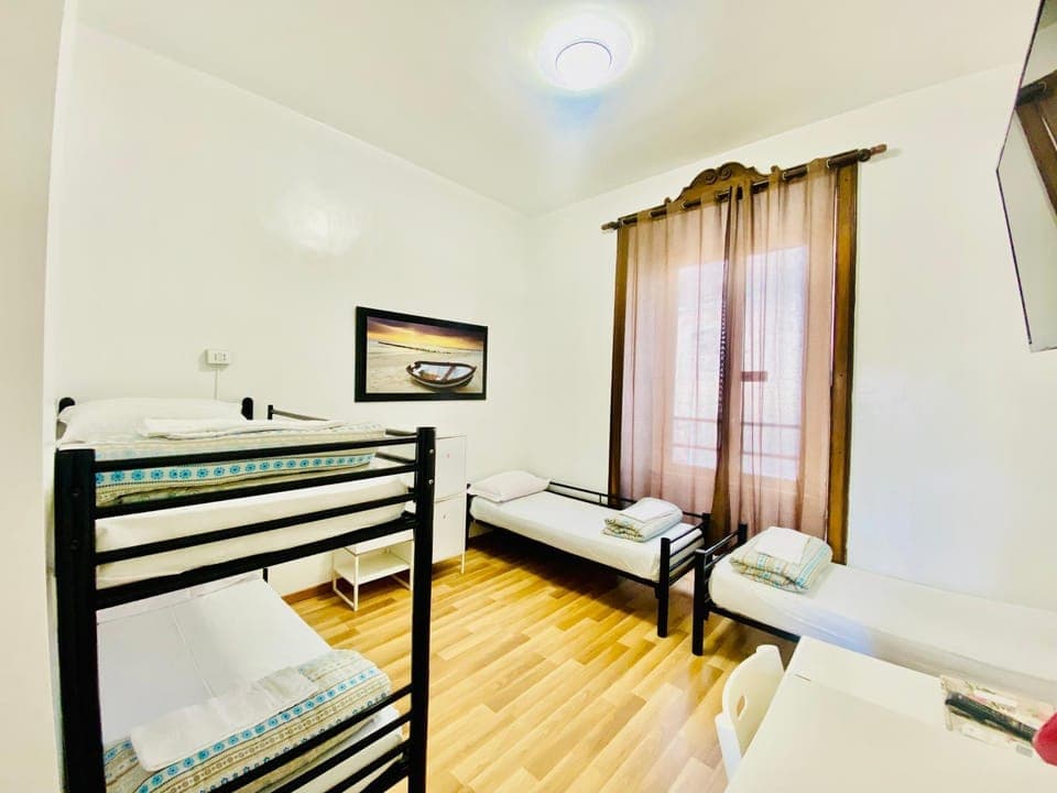 Bed, TV and multimedia, bunk bed