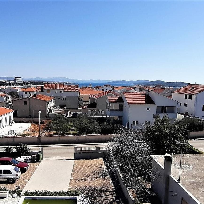 Neighbourhood, Balcony/Terrace, City view
