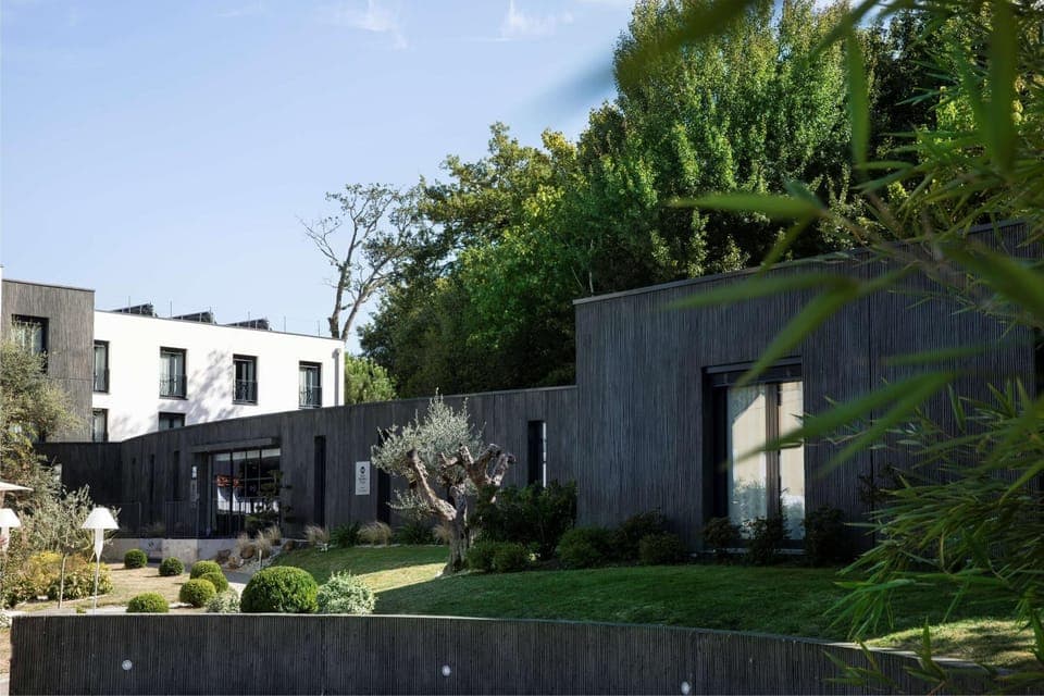 Property building, On site