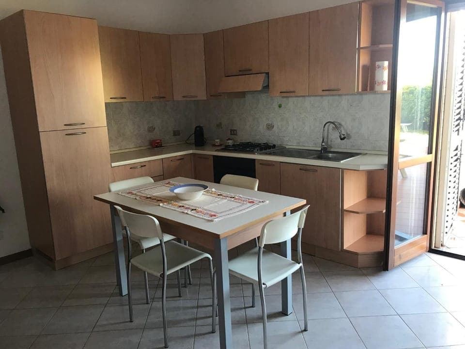 Coffee/tea facilities, Kitchen or kitchenette, Dining area