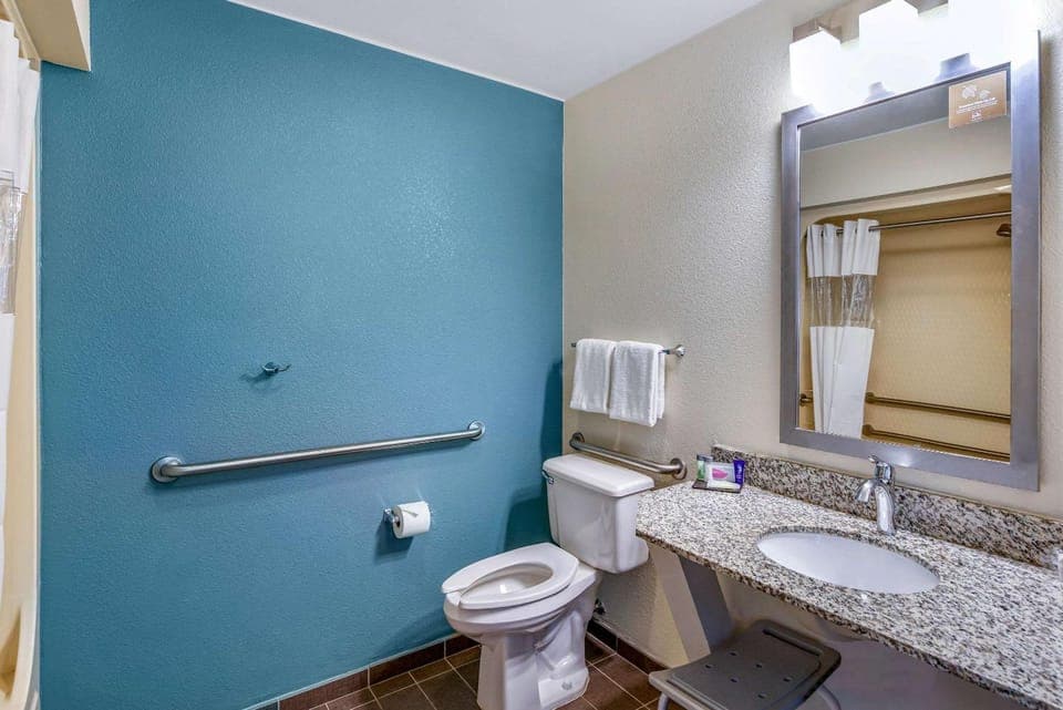 Bathroom, Photo of the whole room, On site