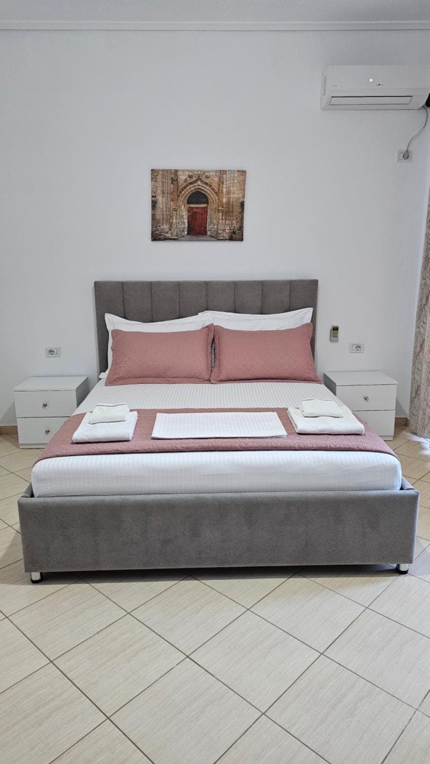 Photo of the whole room, Bedroom, air conditioner