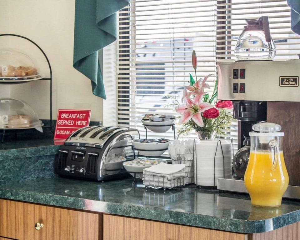 Restaurant/places to eat, Dining area, On site, Breakfast