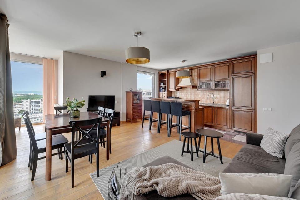 TV and multimedia, Kitchen or kitchenette, Living room, Seating area