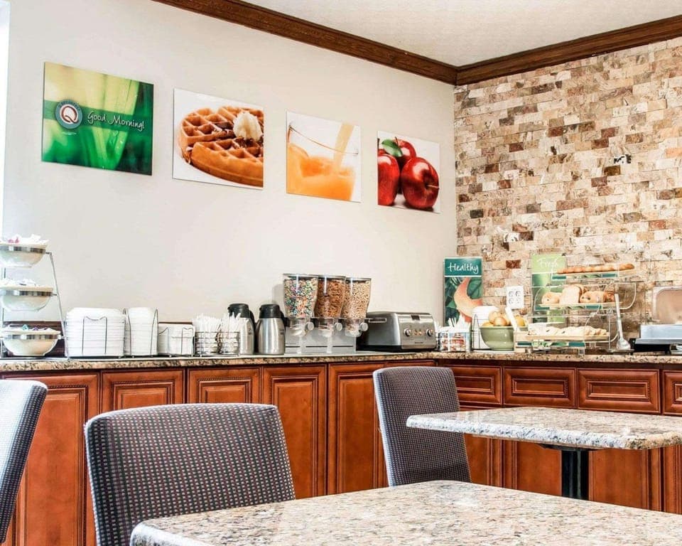 Restaurant/places to eat, Dining area, On site, Breakfast