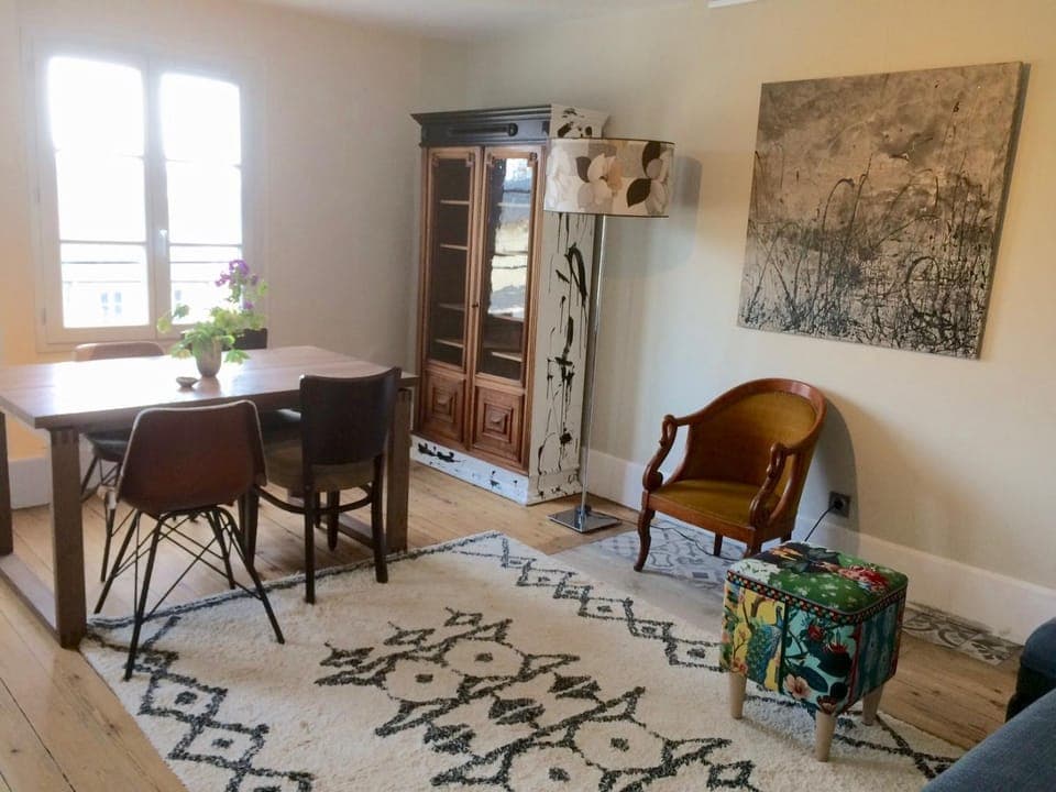 Seating area, Dining area