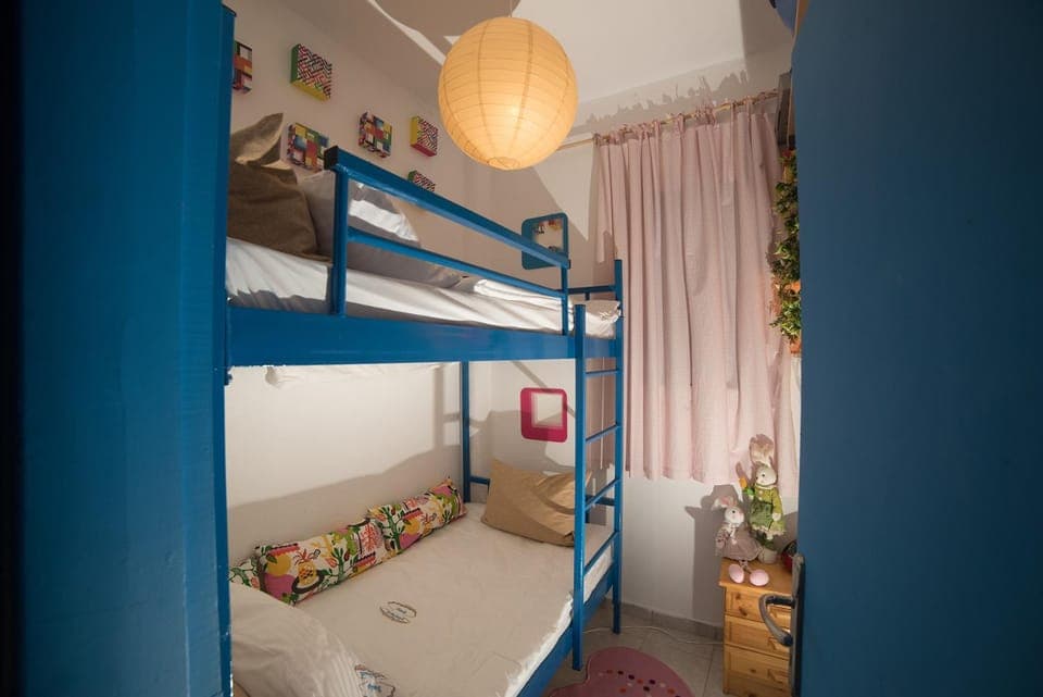 Bedroom, bunk bed