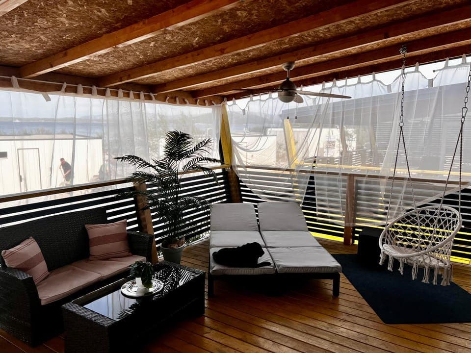 Beachhouse Smiley House in Tisno