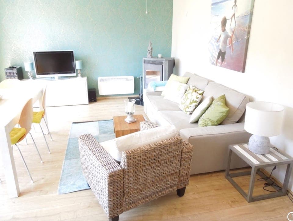 Communal lounge/ TV room, TV and multimedia, Living room, Seating area