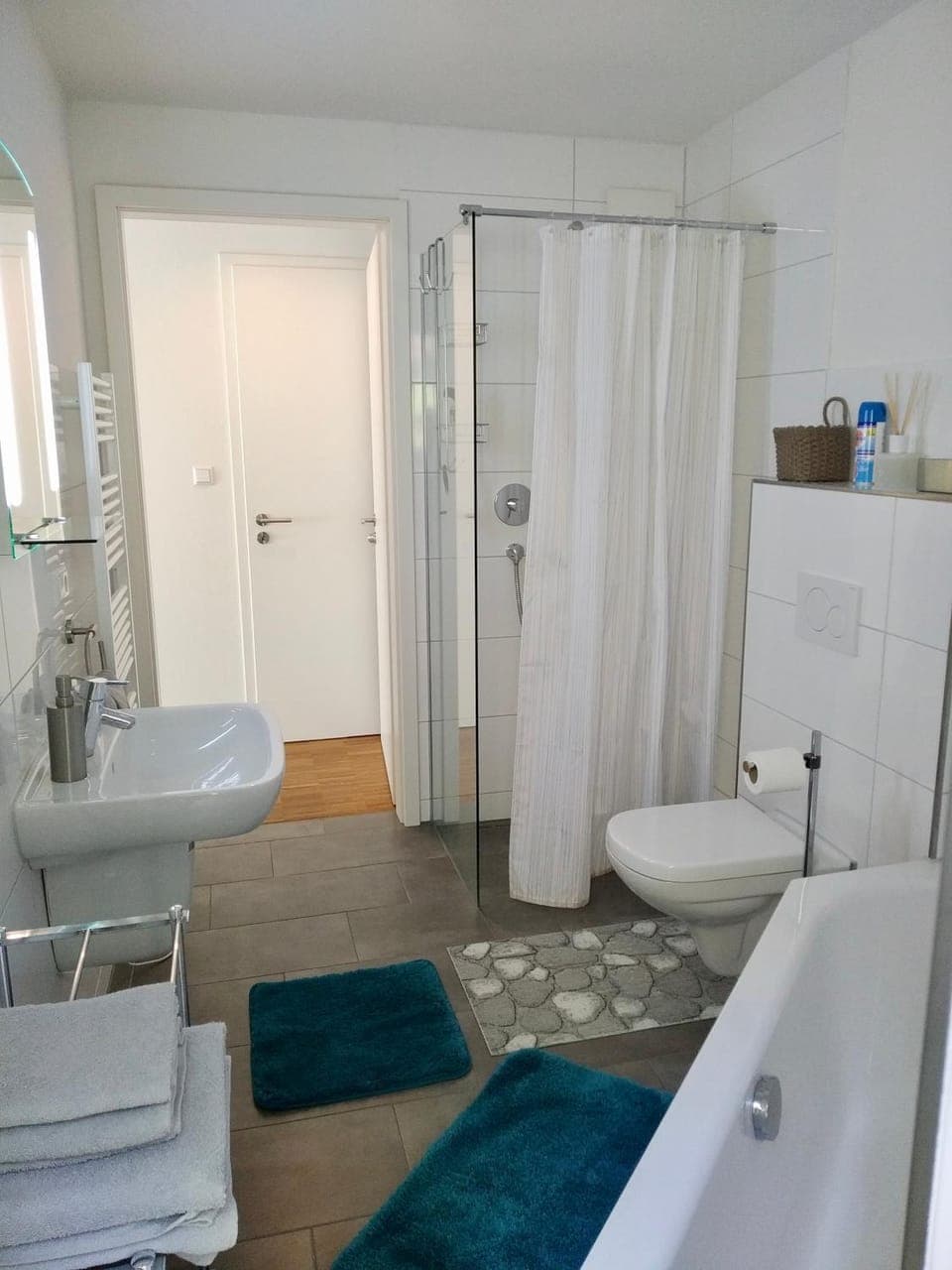 Shower, Toilet, Bathroom, Bath