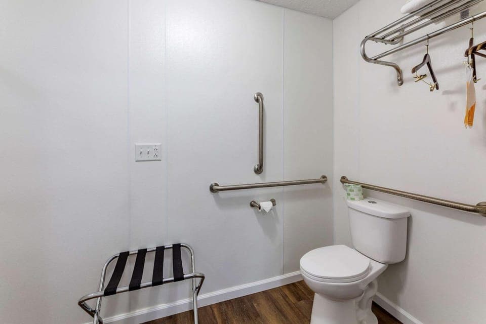 Bathroom, Photo of the whole room, On site