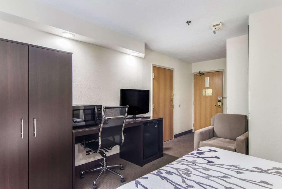 Photo of the whole room, On site