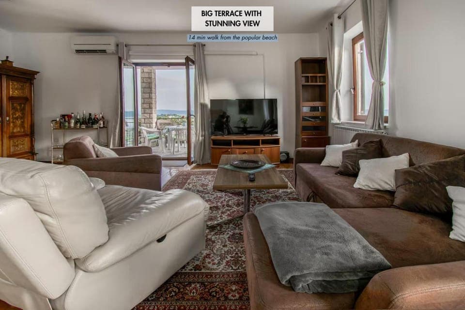 Communal lounge/ TV room, TV and multimedia