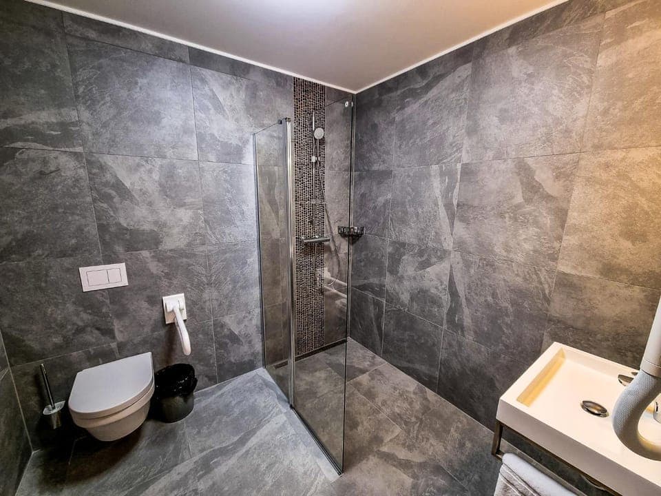 Shower, Toilet, Bathroom
