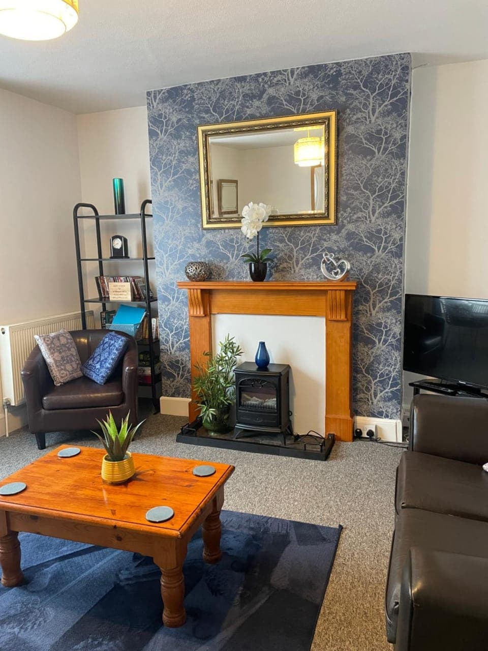 Communal lounge/ TV room, TV and multimedia, Living room, Lounge or bar, Seating area, Evening entertainment, fireplace, fireplace