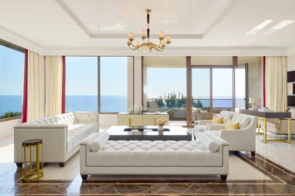 Photo of the whole room, Dining area