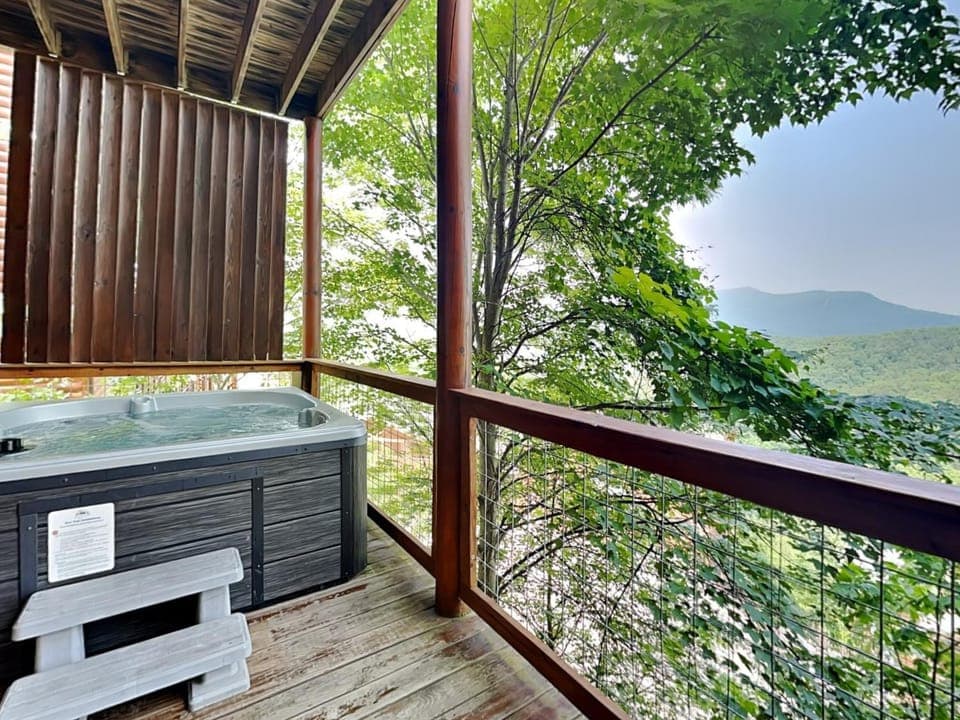 Day, Natural landscape, Hot Tub, View (from property/room), Balcony/Terrace, Mountain view