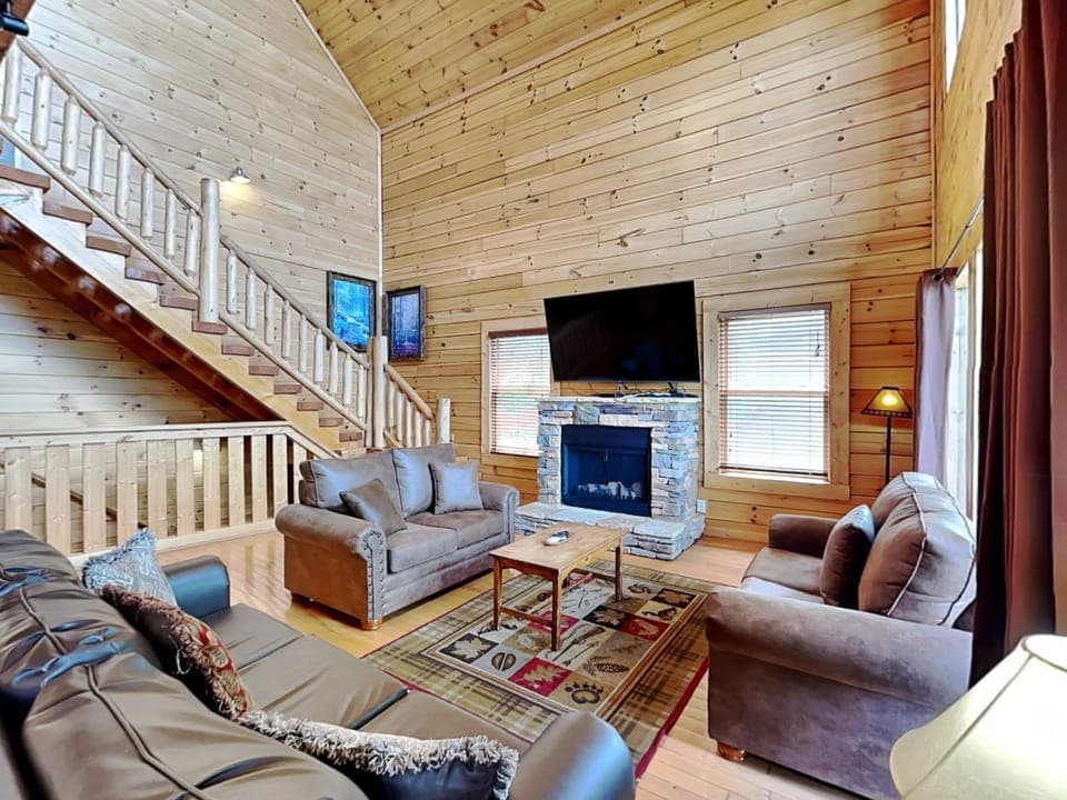 TV and multimedia, Living room, Seating area, fireplace, furniture