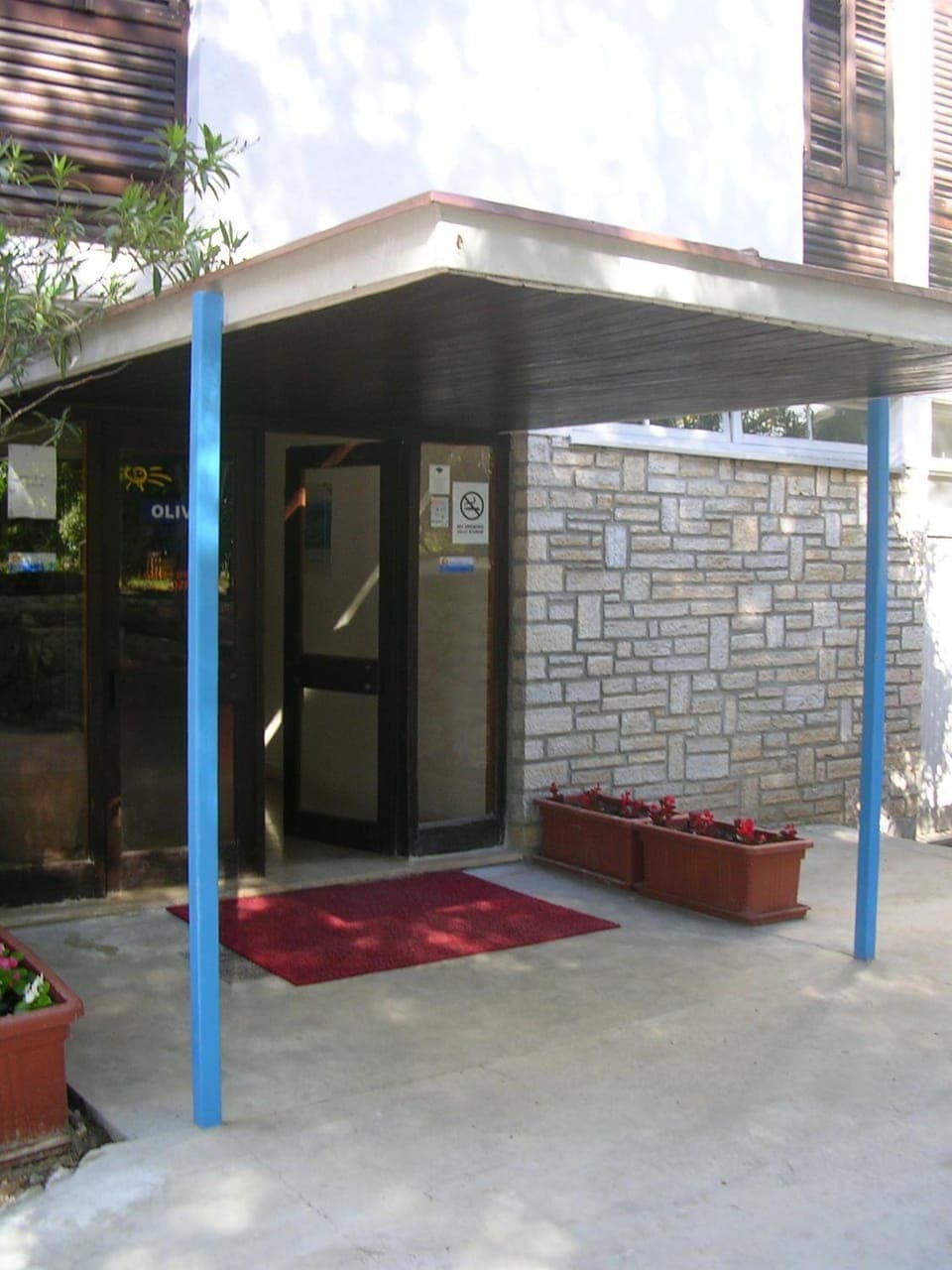 Facade/entrance