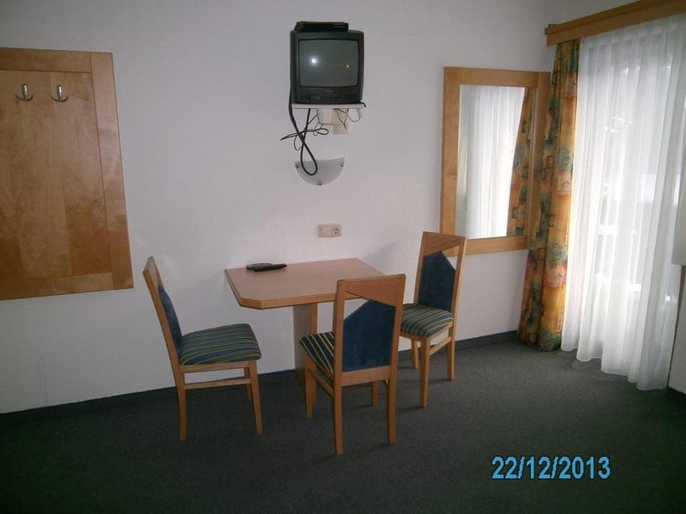 TV and multimedia, Seating area