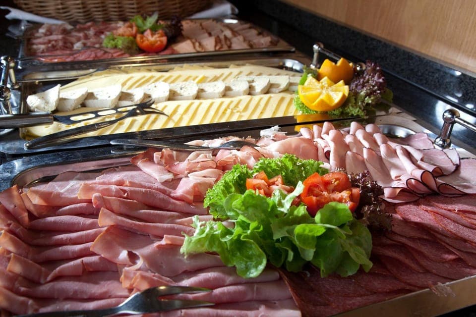 Breakfast, Buffet breakfast