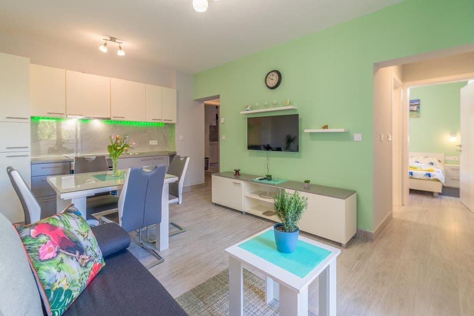 Living room, Seating area, Dining area