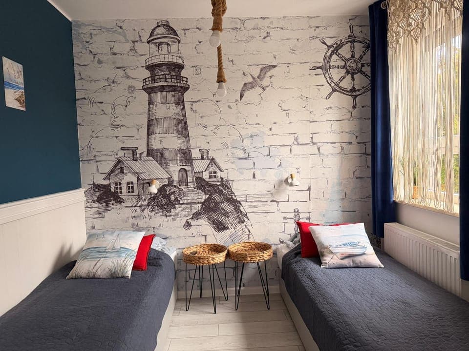 Bed, Seating area, Bedroom